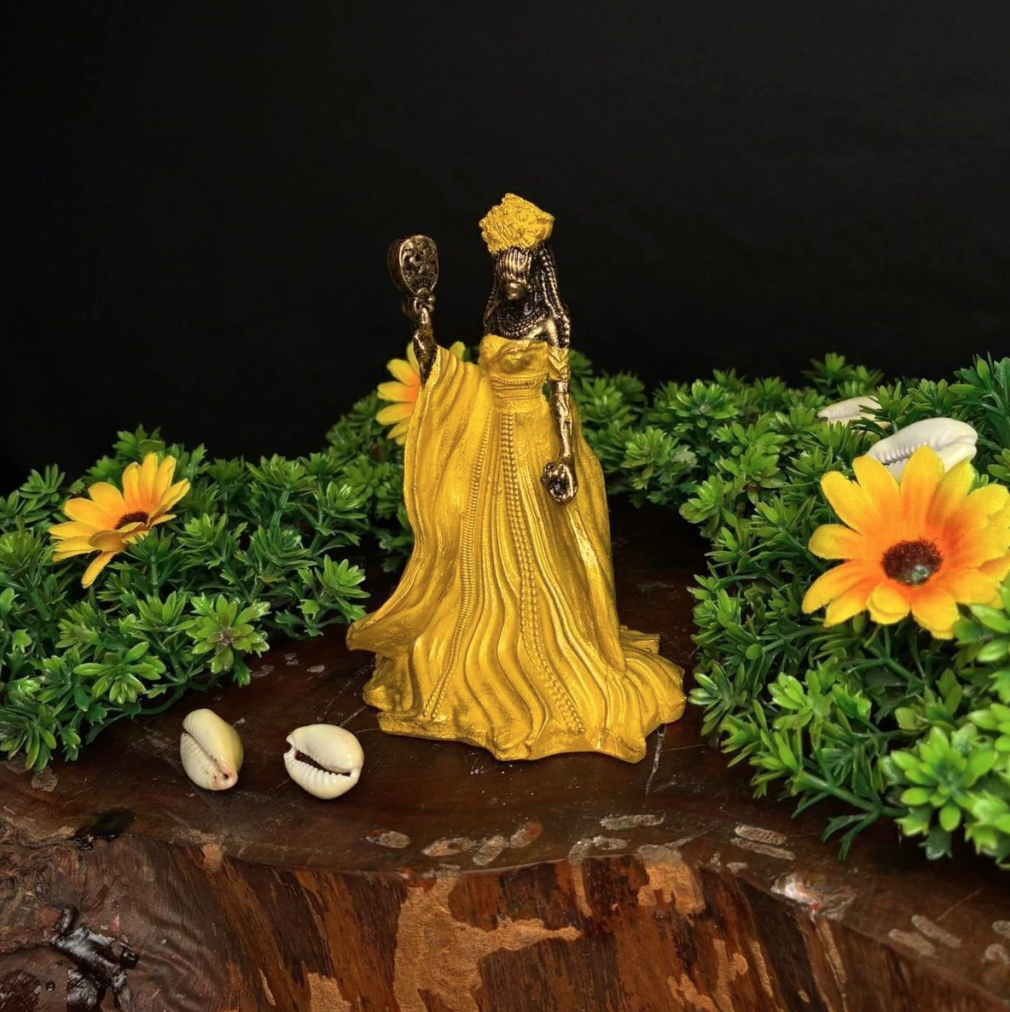 Estátua Orixá Oxum com Vestido em Resina (12cm)