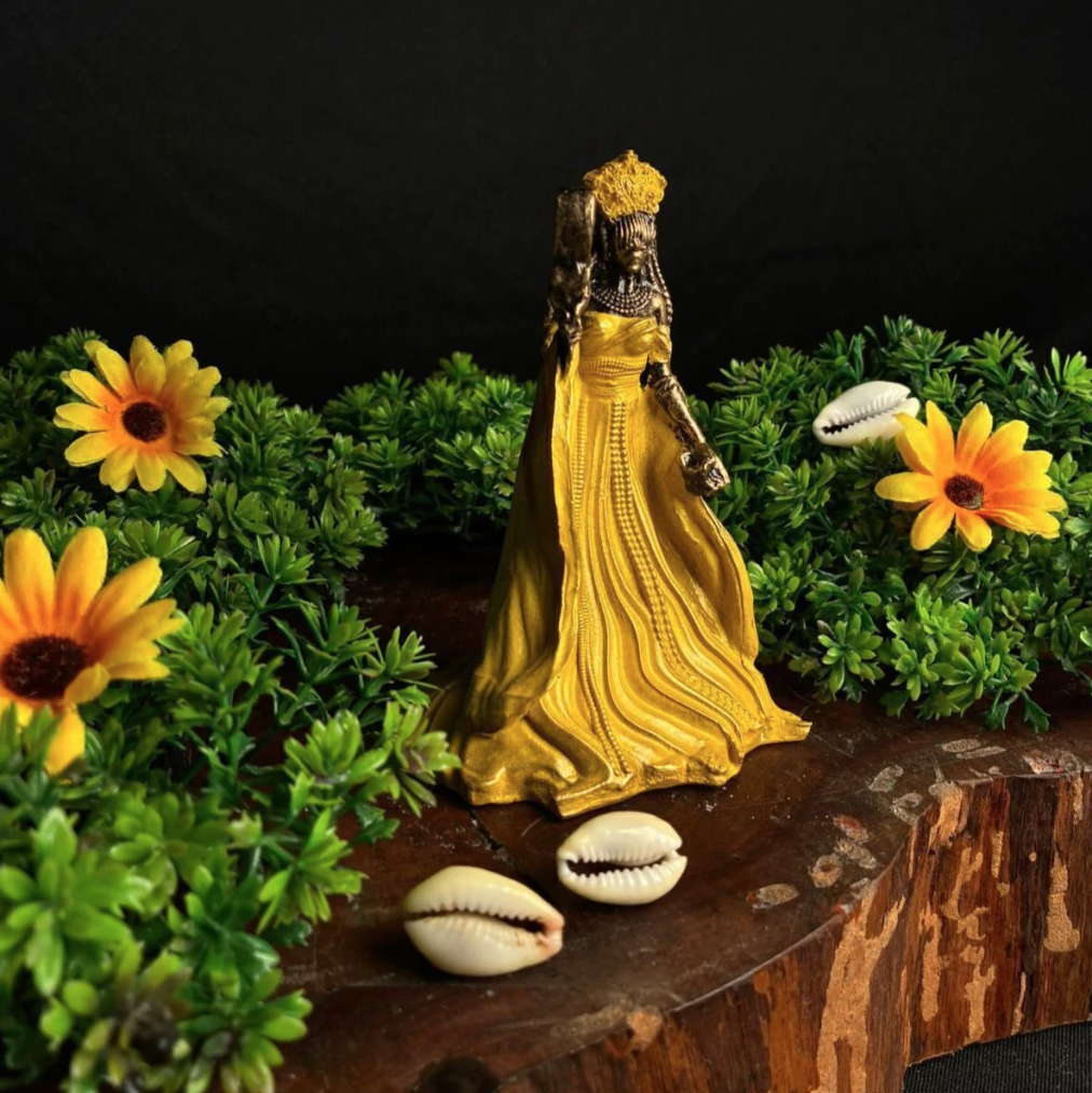 Estátua Orixá Oxum com Vestido em Resina (12cm)