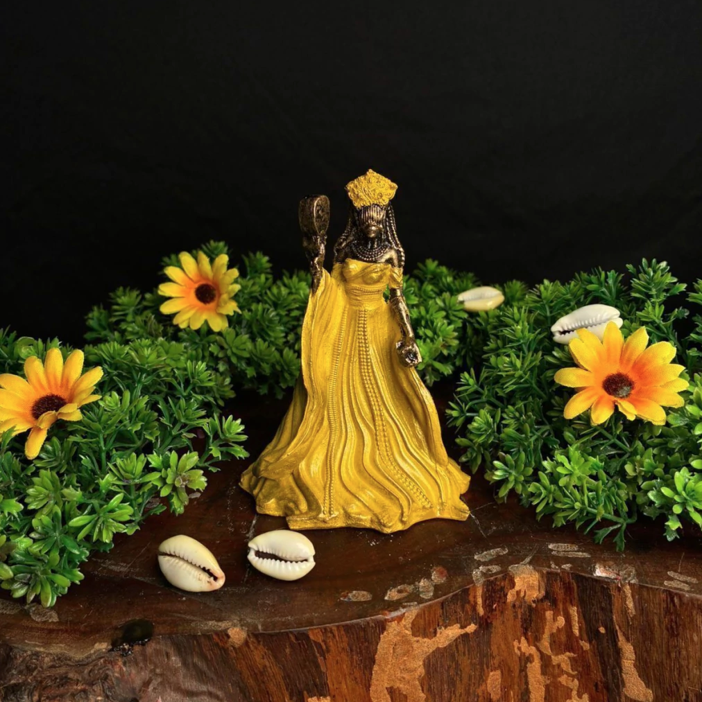 Estátua Orixá Oxum com Vestido em Resina (12cm)
