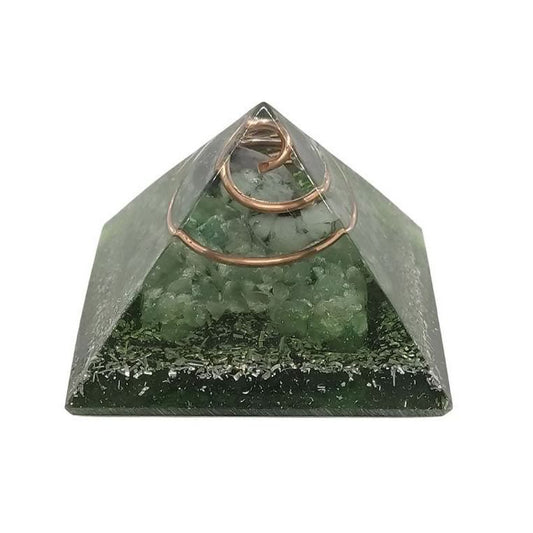 Orgonite Pirâmide Esmeralda e Quartzo Verde (Saúde)